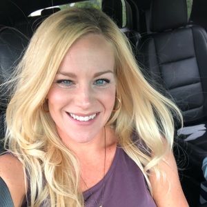 Meet your Posher, Leslie